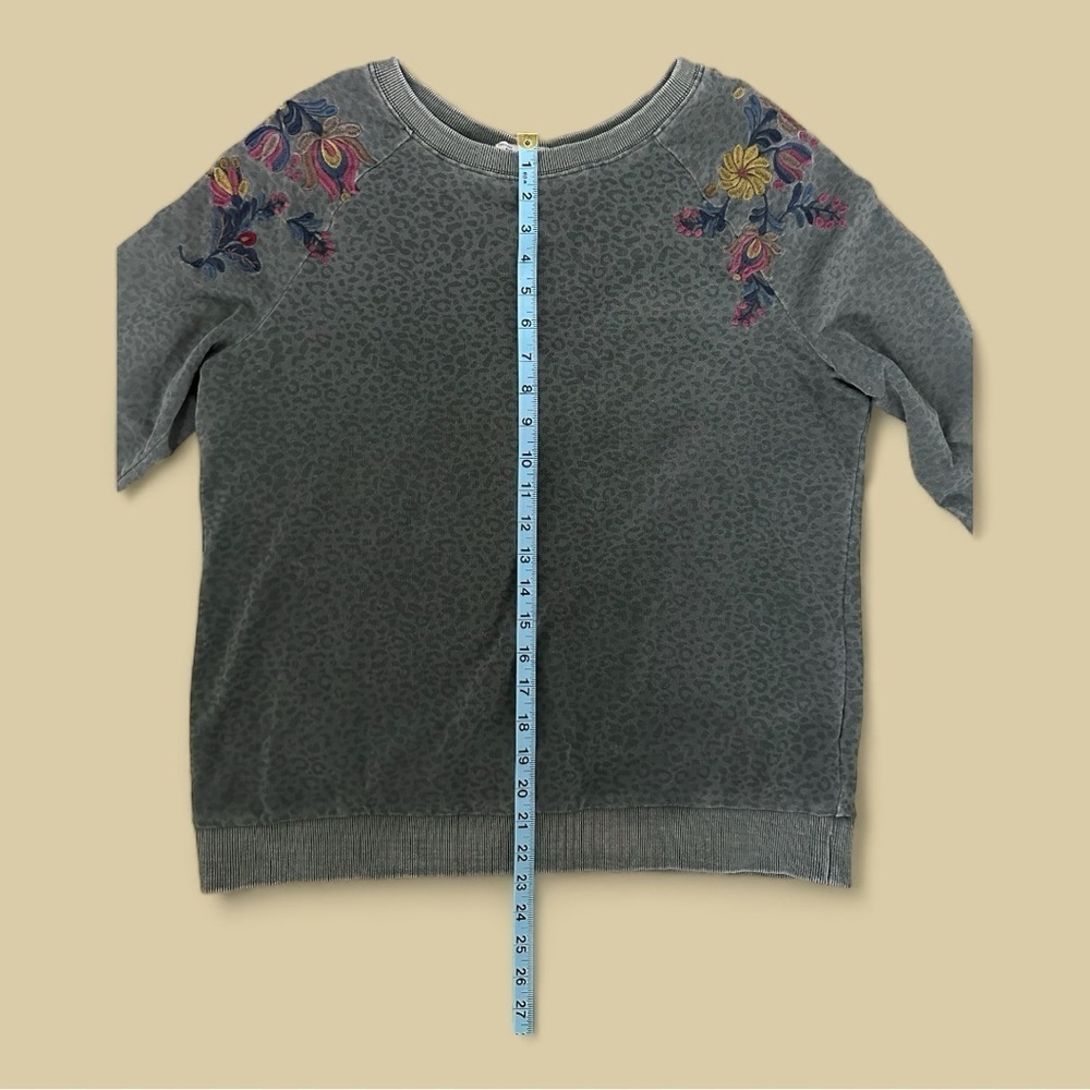 Standard Grace - Mossy Green Leopard Top M - Picture 6 of 10